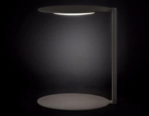 Oluce Настольная светодиодная лампа из окрашенного металла Duca