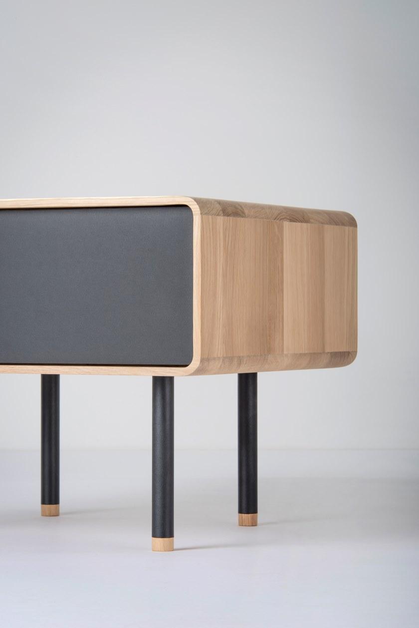 Gazzda Прямоугольная прикроватная тумбочка из дуба с ящиками Fina 068 - Вид №3