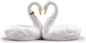 10669115 LLADRO Фигурка Lladro "Бесконечная любовь (золото)" 27х13см Фарфор