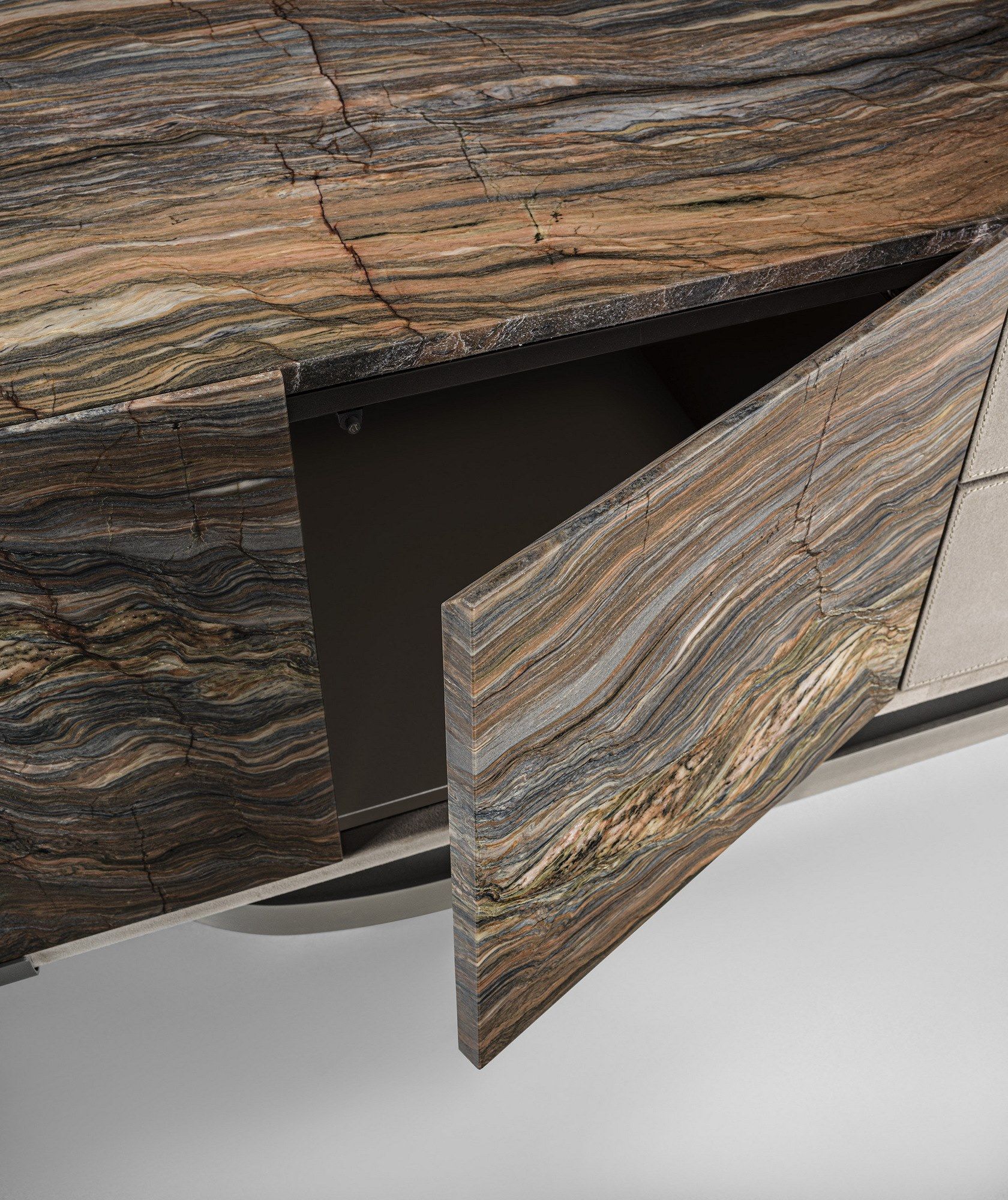 Двухсторонний шкаф с дверцами и ящиками из кожи и мрамора Longhi Loveluxe 2021-Rhythm'21 collection ARCH-00126493 - Вид №2