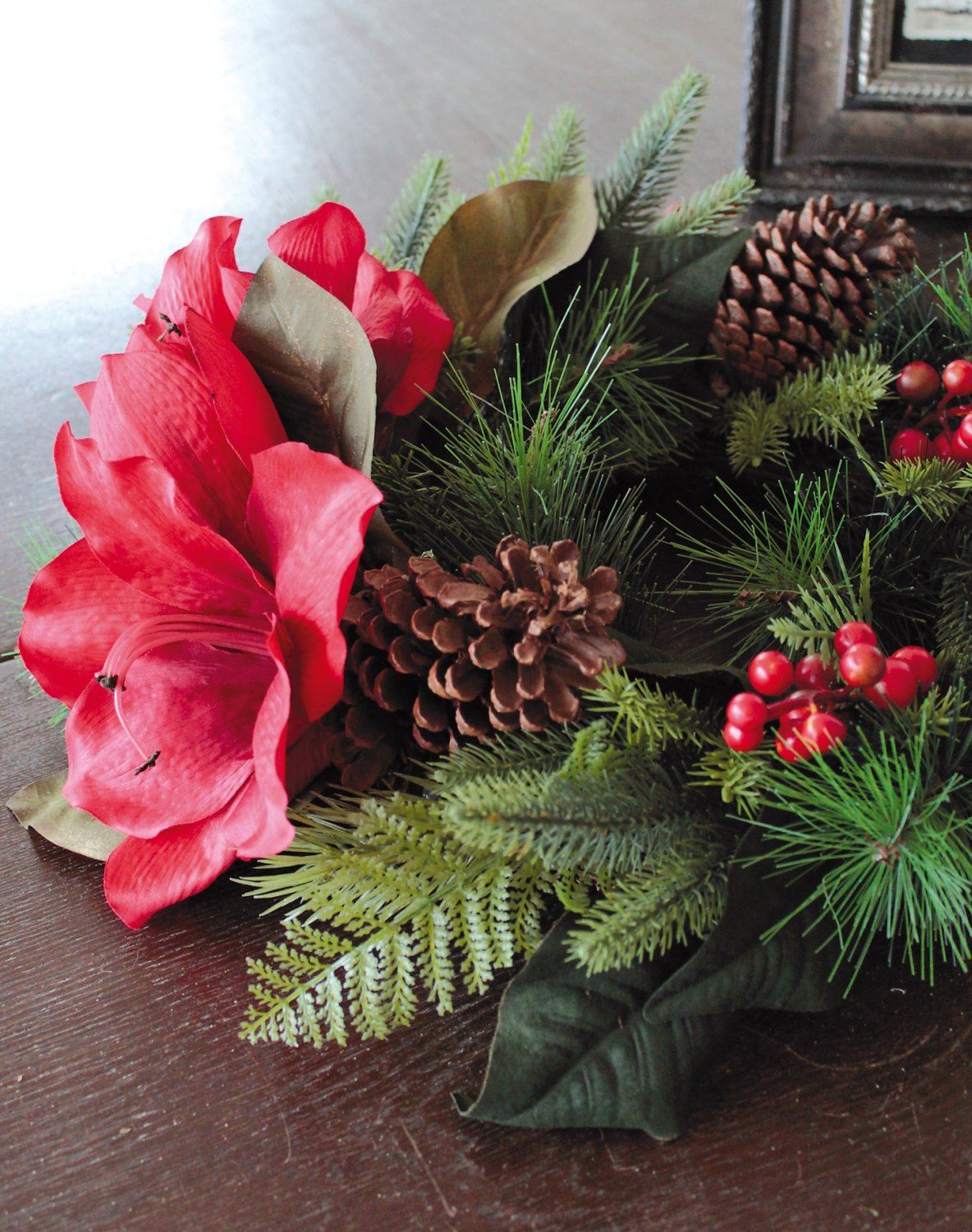 1466 444 a3 Искусственный венок 'Амариллис / ель / шишки / ягоды', Ø 40 см, красный H-andreas  - Вид №1