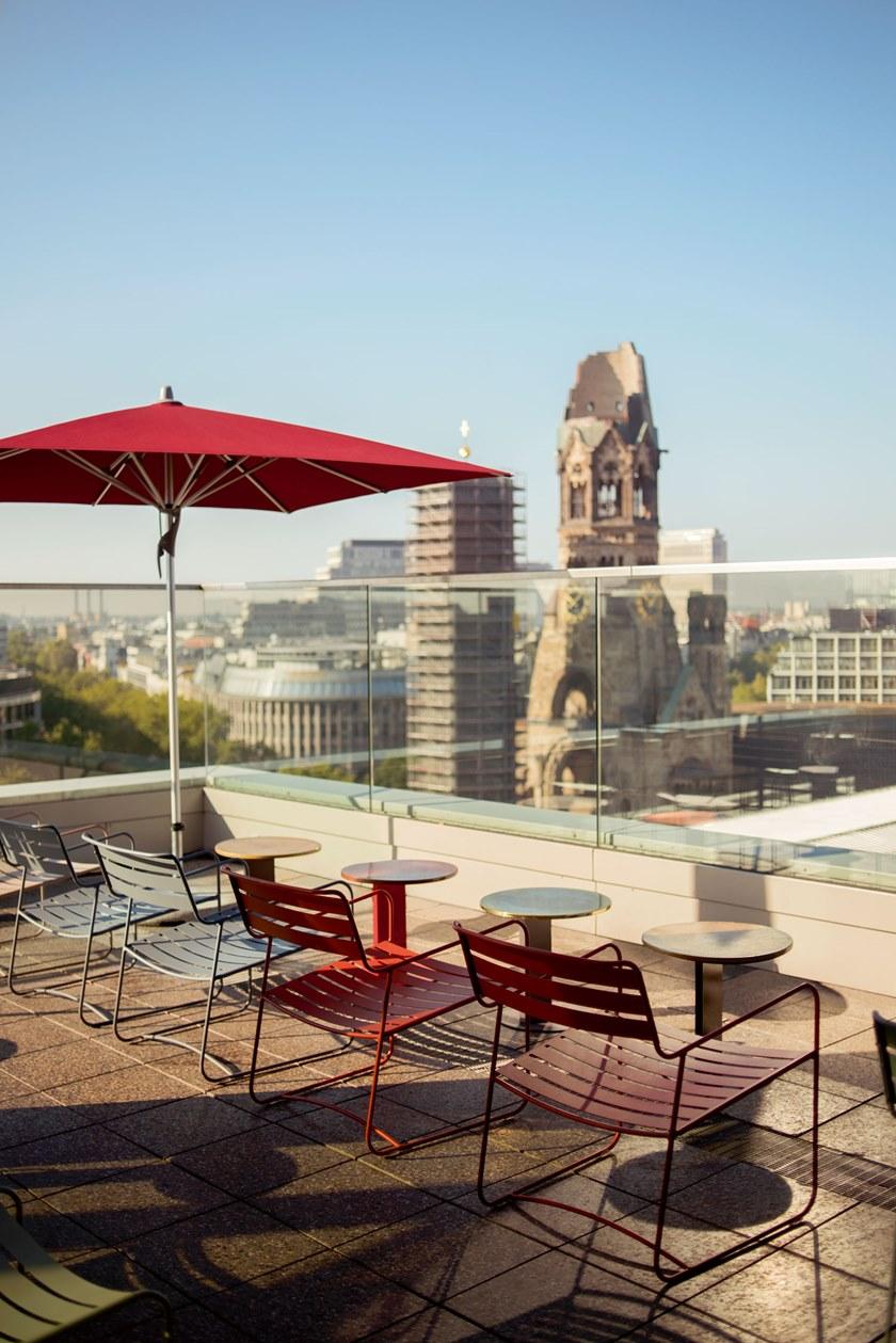 Fermob Садовое кресло с подлокотниками Surprising 1217 - Вид №2