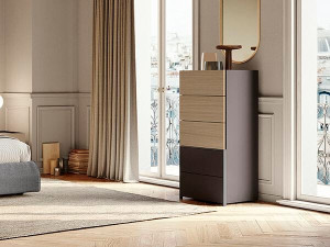 Деревянный комод