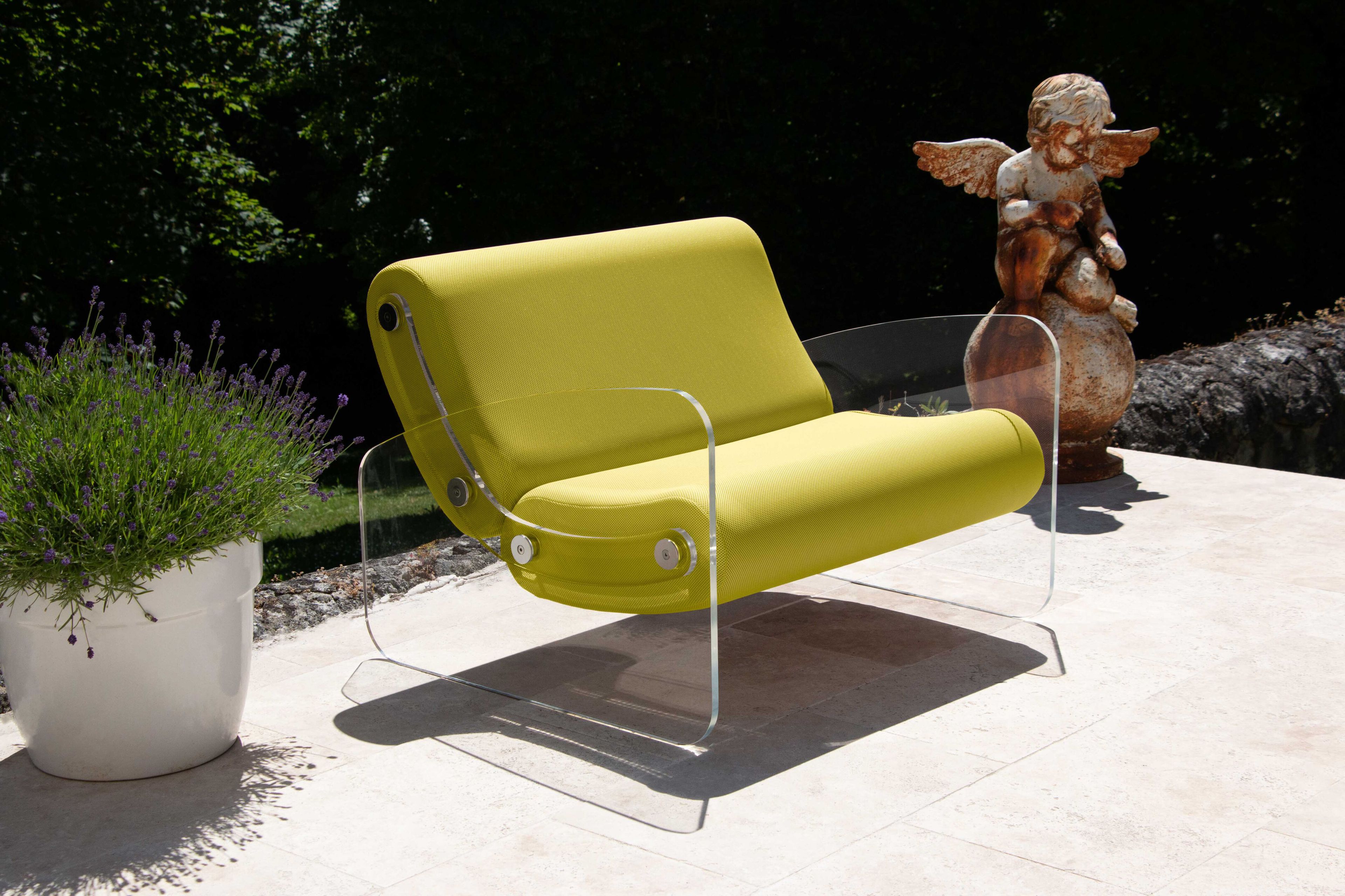 Кресло из ПММА и ткани с подлокотниками KUUMO MW03 ARCH-00150981 - Вид №1