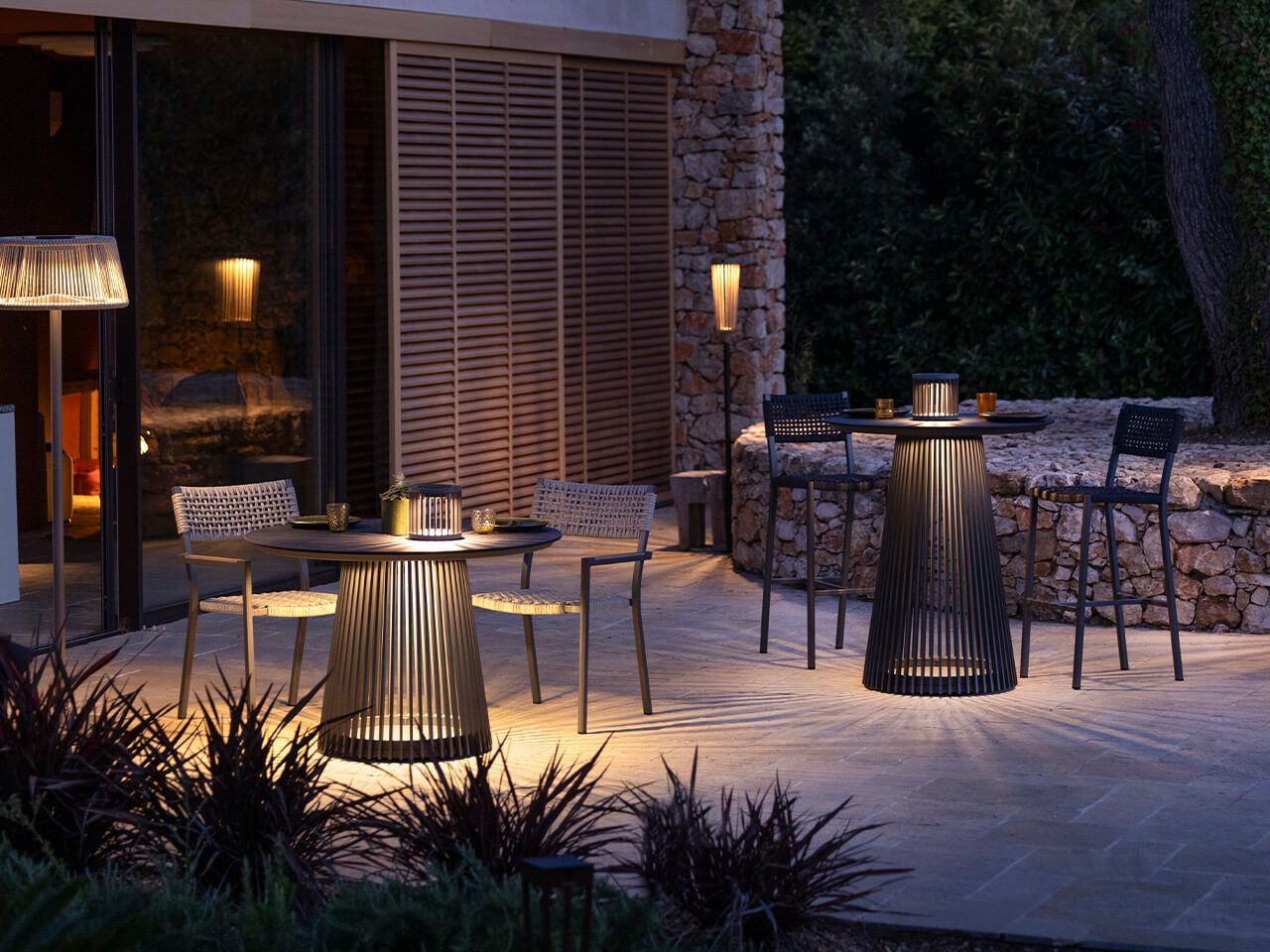 Светящийся садовый стол в HPL Les Jardins® Halo ARCH-00011099 - Вид №1