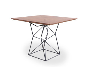 Деревянный квадратный стол