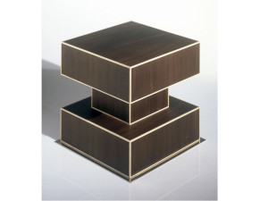 Деревянный квадратный журнальный столик