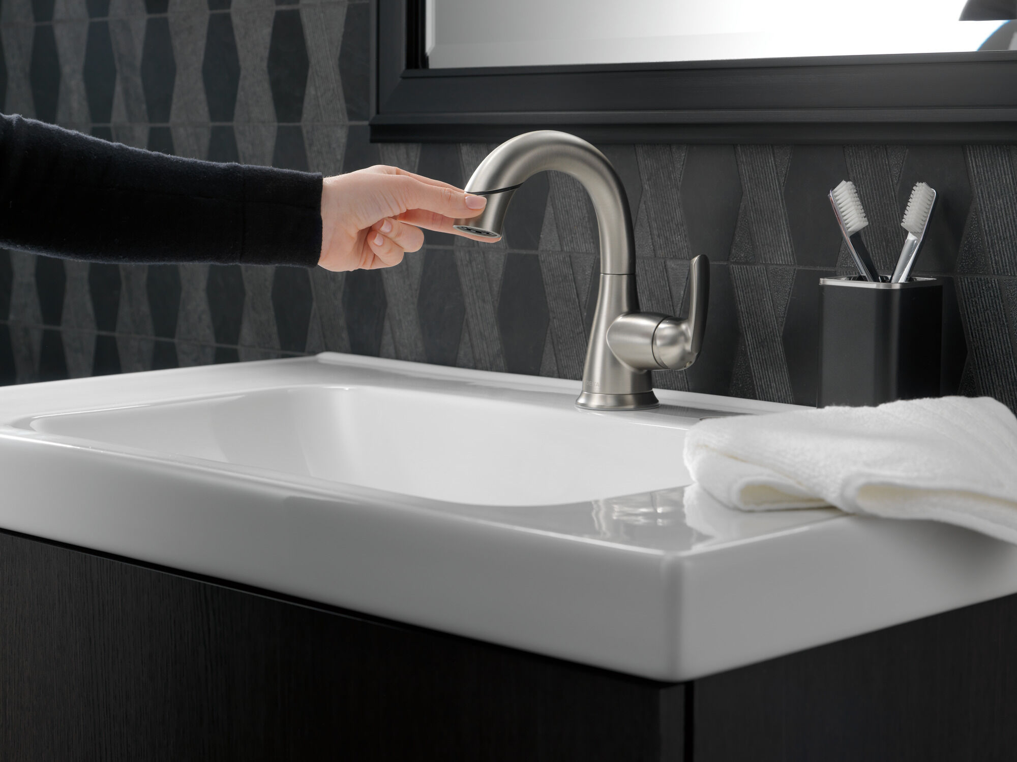Выдвижной смеситель для ванной комнаты с одной ручкой Delta Faucet 15765LF-SPPD - Вид №6