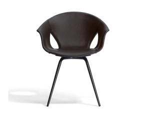 Кожаный стул с подлокотниками