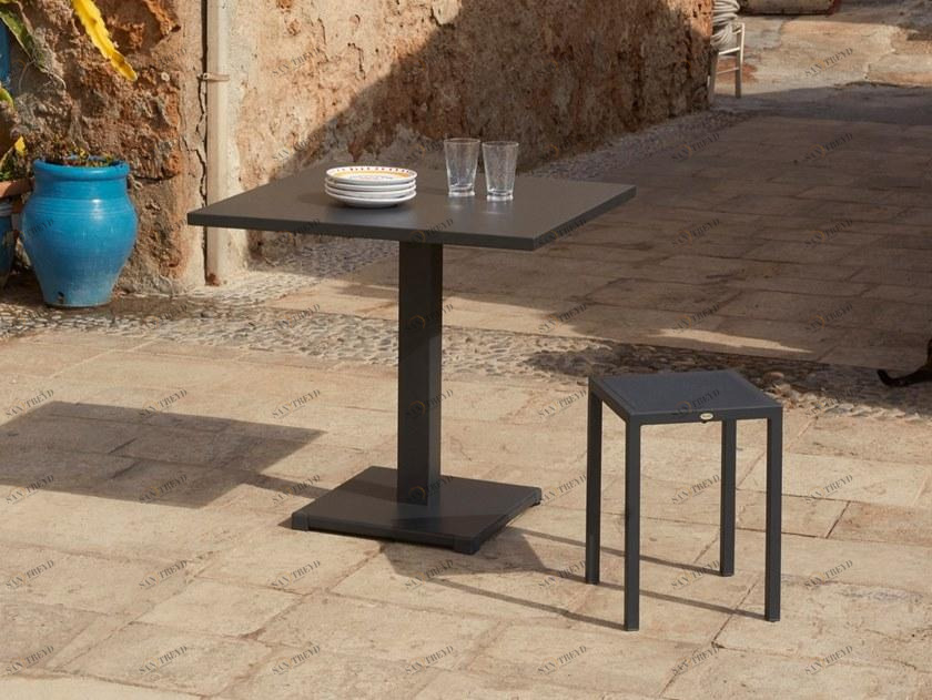 Unopiù Квадратный железный стол Conrad Tacon80b