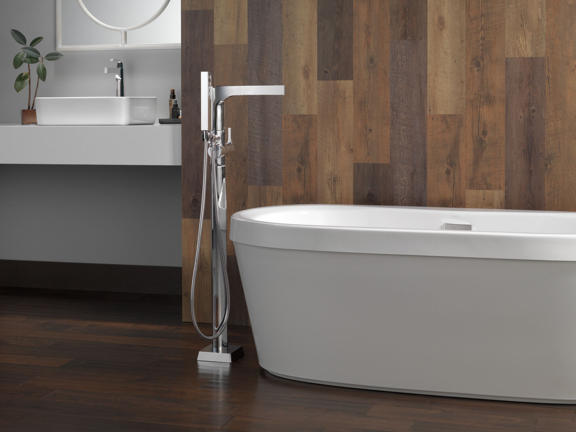 T4774-BLFL Напольная накладка для ванны с одной ручкой и ручным душем Delta Faucet Zura Матовый черный  - Вид №11