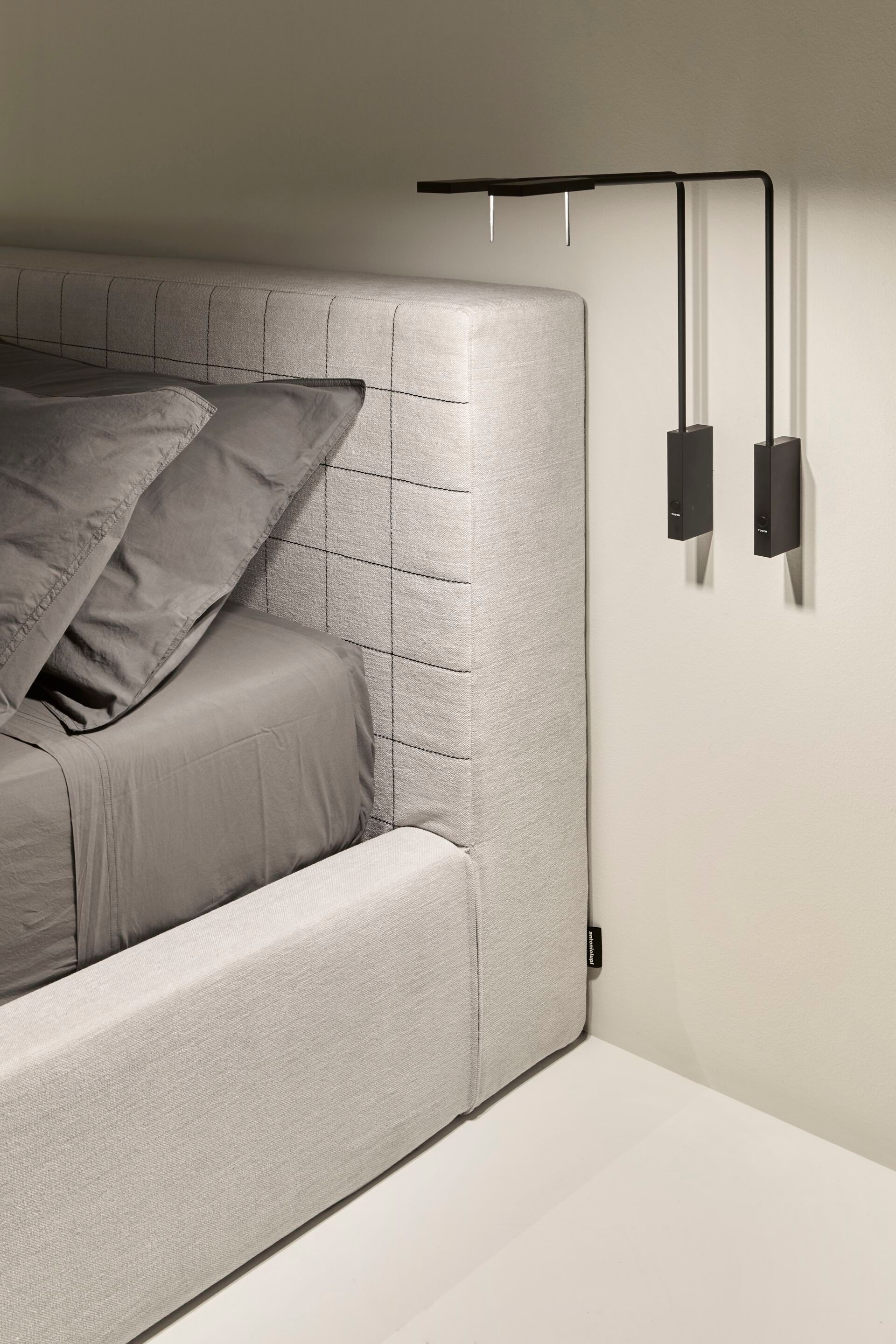 Двуспальная кровать из ткани с мягким изголовьем Antoniolupi TRL ARCH-00082671 - Вид №2