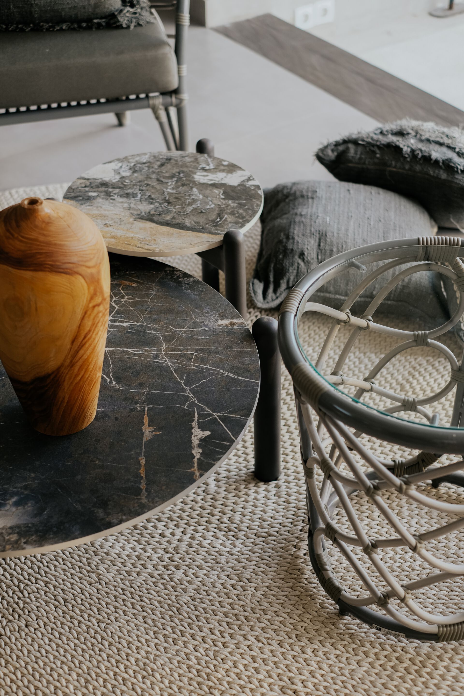 Круглый журнальный столик для сада cbdesign Мелодия ARCH-00111765 - Вид №1