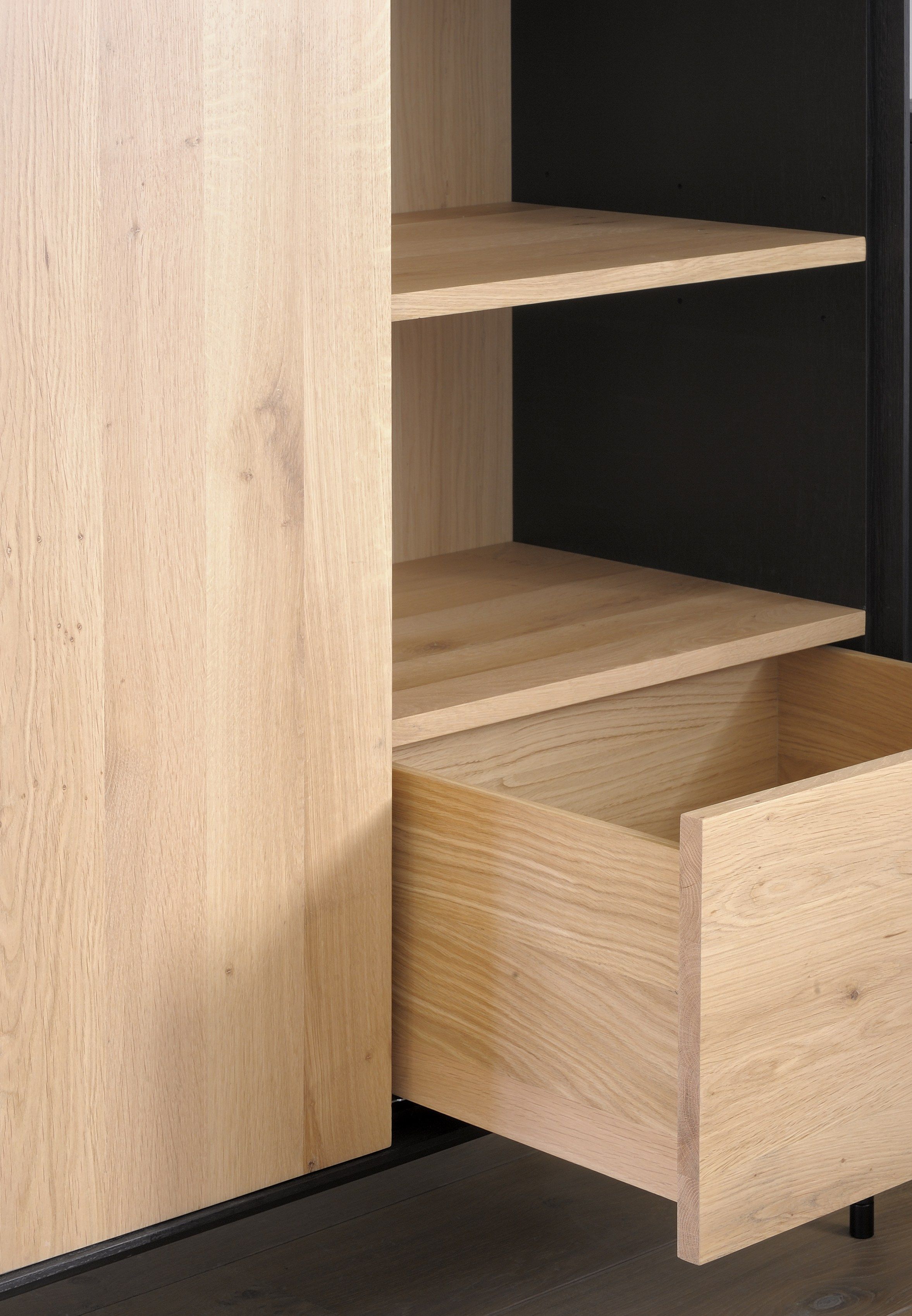 Дубовый шкаф Ethnicraft Blackbird ARCH-00057900 - Вид №2