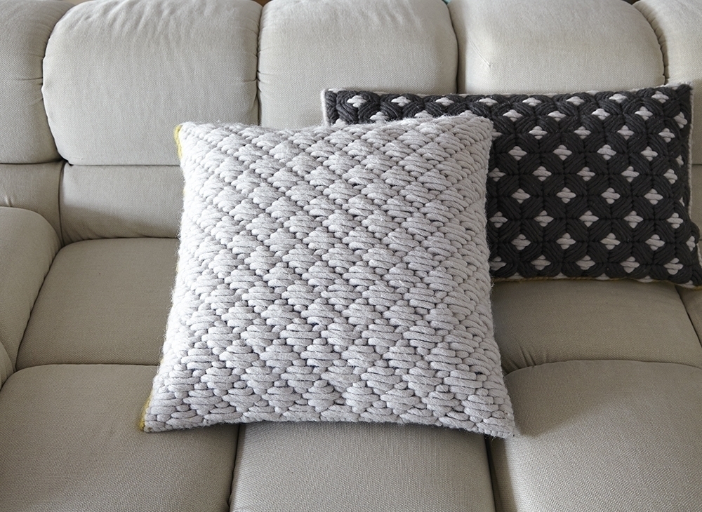 006093 Подушка Dark grey - White 50x50 GAN Silai Silaï - Вид №3