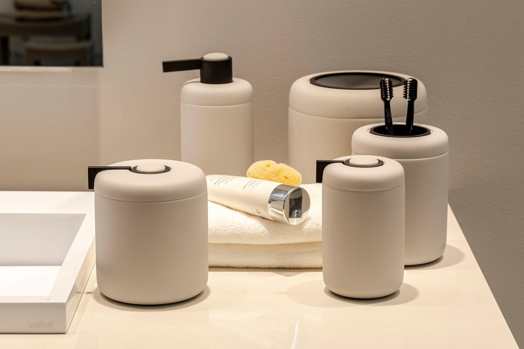 Мусорная корзина из смолы Vallvé ARO ARCH-00054618 - Вид №3