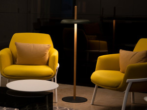 Аккумуляторная светодиодная напольная лампа с полкой