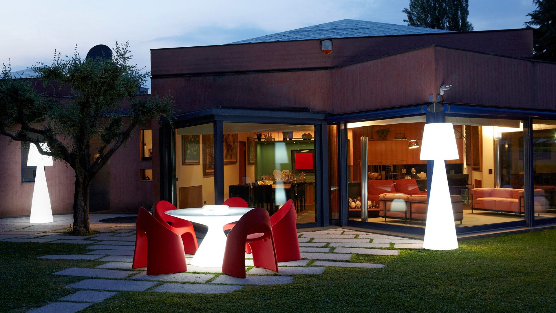 Круглый стол из полиэтилена SLIDE Ed ARCH-00141185 - Вид №2