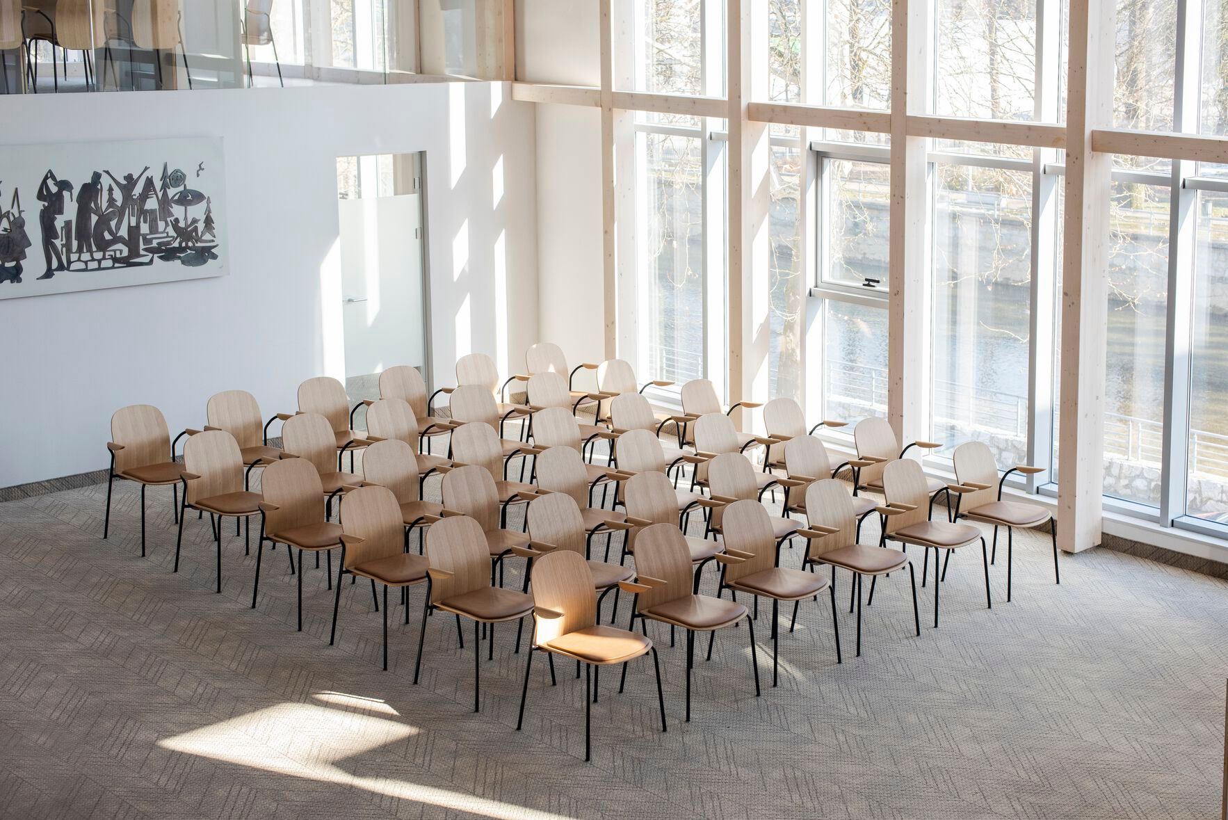 Штабелируемый дубовый стул с мягким сиденьем Gazzda Book ARCH-00145460 - Вид №6