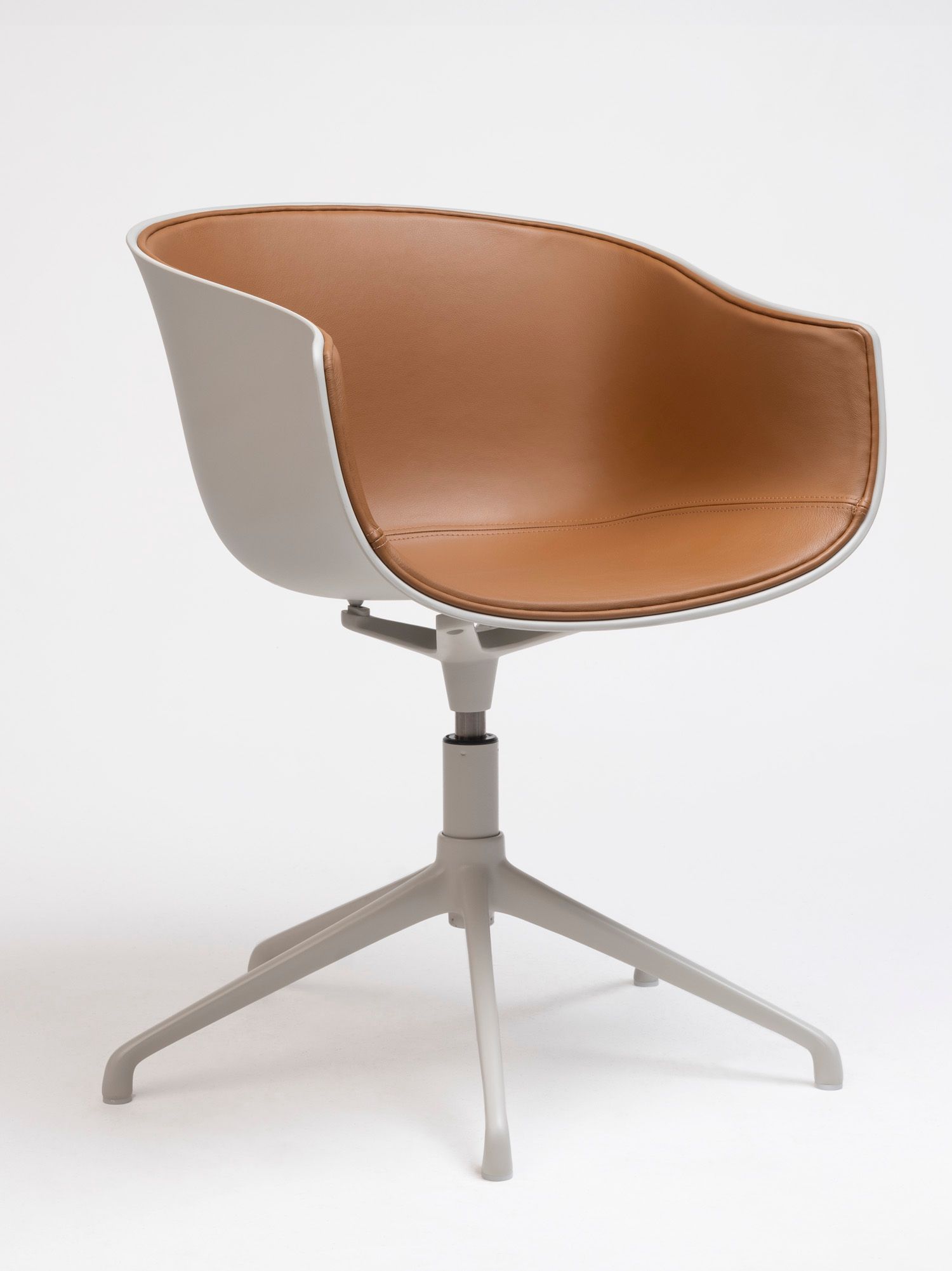 Кожаный поворотный стул с подлокотниками ONDARRETA Bai ARCH-00052025 - Вид №2