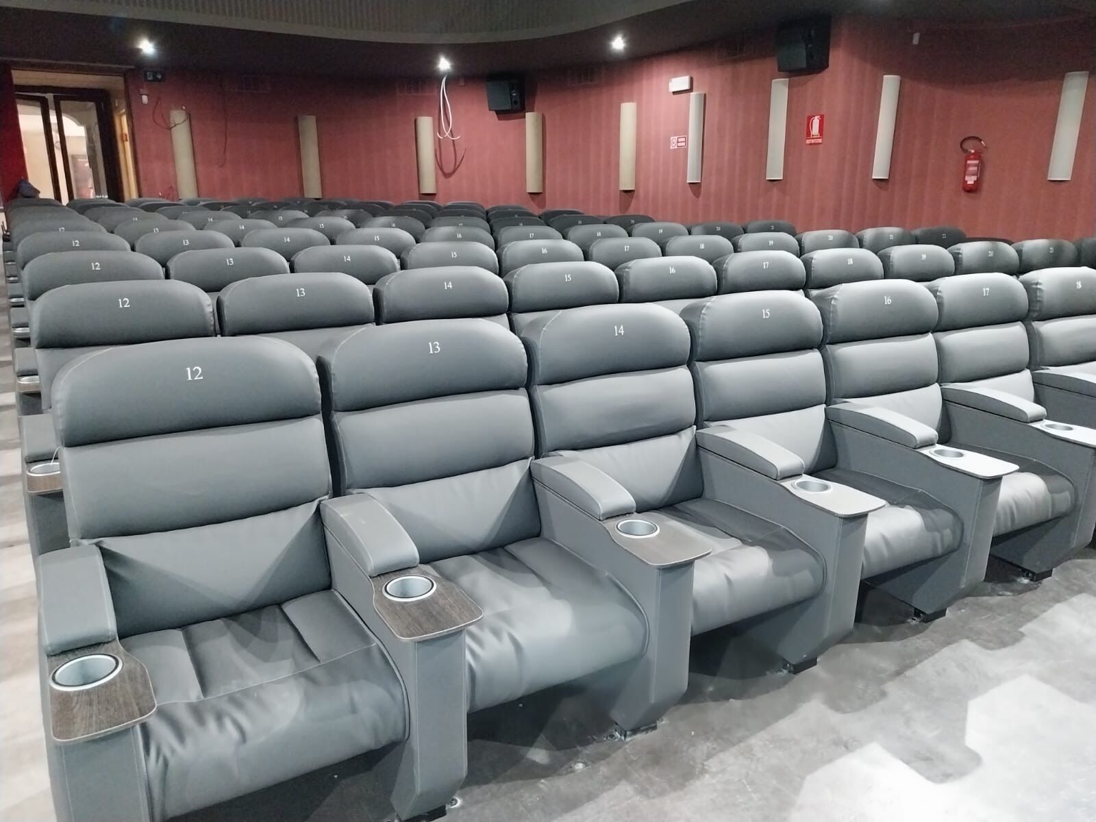 Кожаное кресло для кинотеатра CINEARREDO ARES SOFT EASY ARCH-00084210 - Вид №4