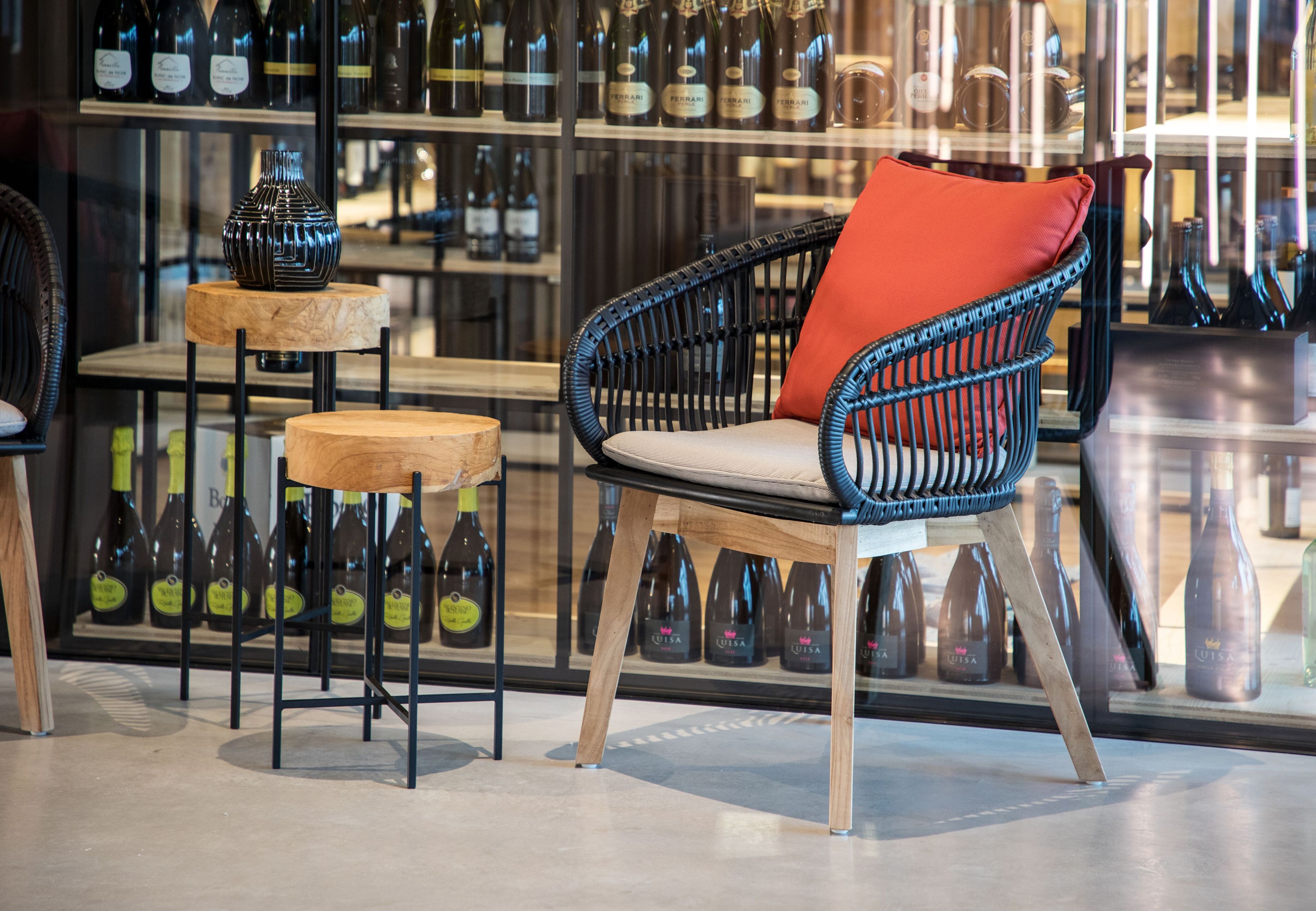 Набор круглых садовых столиков из тикового дерева cbdesign Chio ARCH-00033799 - Вид №3