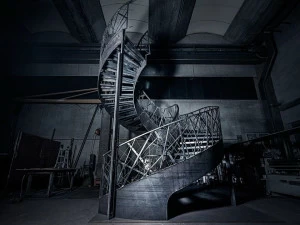 Officine Sandrini Самонесущая винтовая железная винтовая лестница