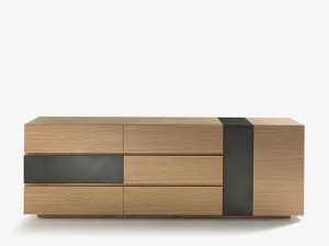 Шкаф из массива дерева и железных вставок