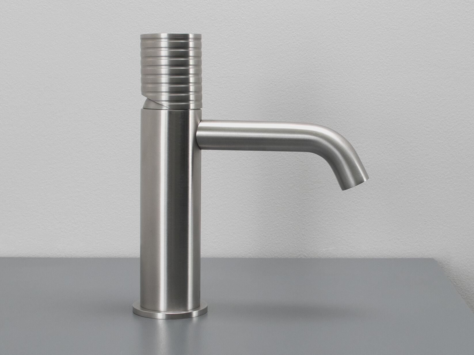 Однорычажный смеситель для раковины из нержавеющей стали Super Inox OPLUS ARCH-00054598