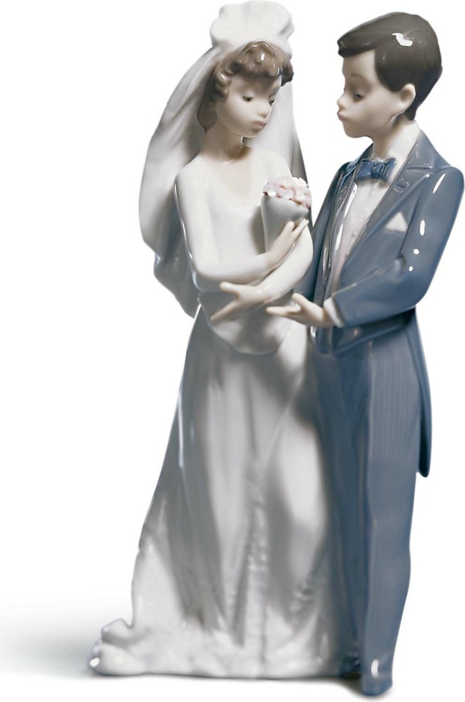 10669137 LLADRO Фигурка Lladro "Отныне и впредь" 19х10см Фарфор Lladró 