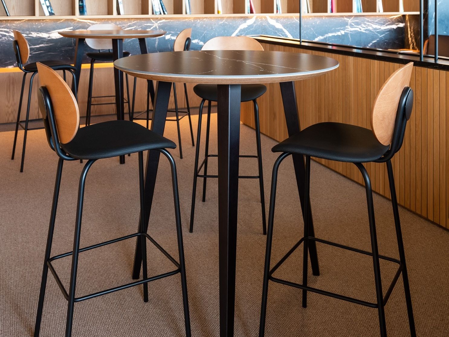 Стальной и деревянный табурет для ног с мягким сиденьем ONDARRETA Hari ARCH-00110950 - Вид №5