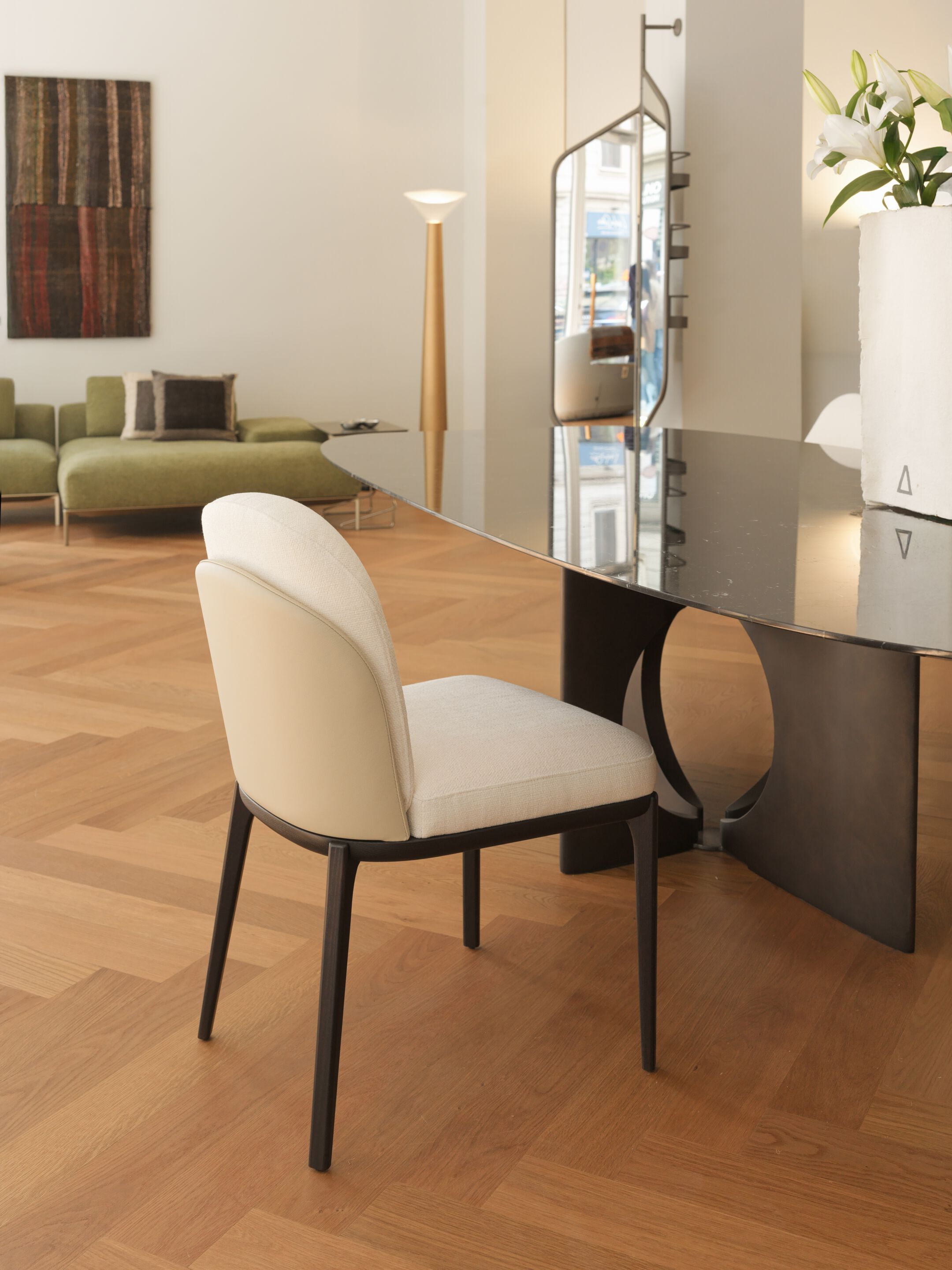 Стул из ясеня, обитый тканью или кожей Casamania & Horm Piccadilly ARCH-00026635