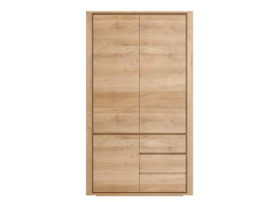 Шкаф из массива дерева