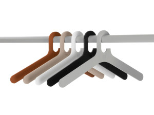 Пластиковая вешалка для одежды