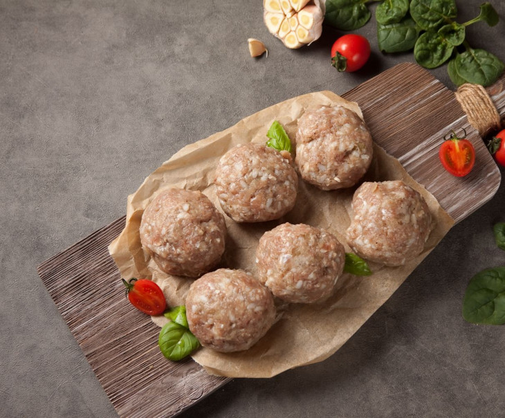 8023 Ёжики из мяса курицы Вкусляндия 