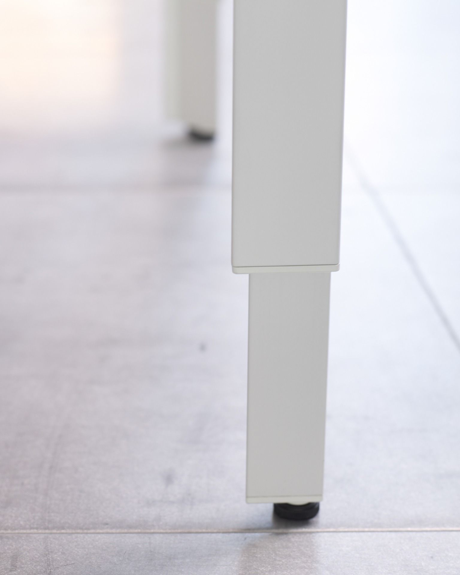 Стол с регулируемой высотой и звукопоглощающими перегородками Herman Miller макет студии ARCH-00126839 - Вид №43