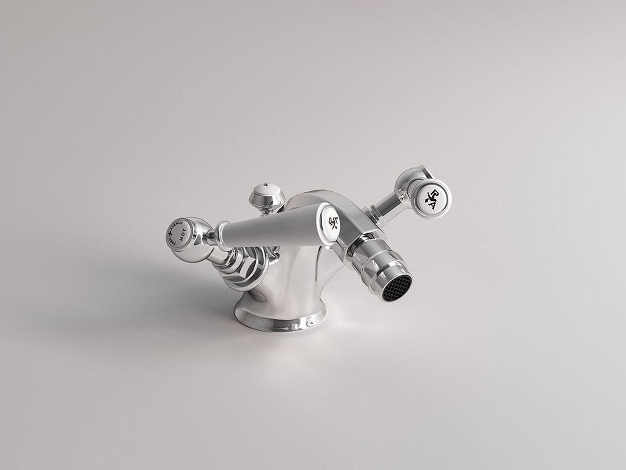 Смеситель для биде на одно отверстие с поворотным горлышком Park Avenue Astaire ARCH-00121532 - Вид №1