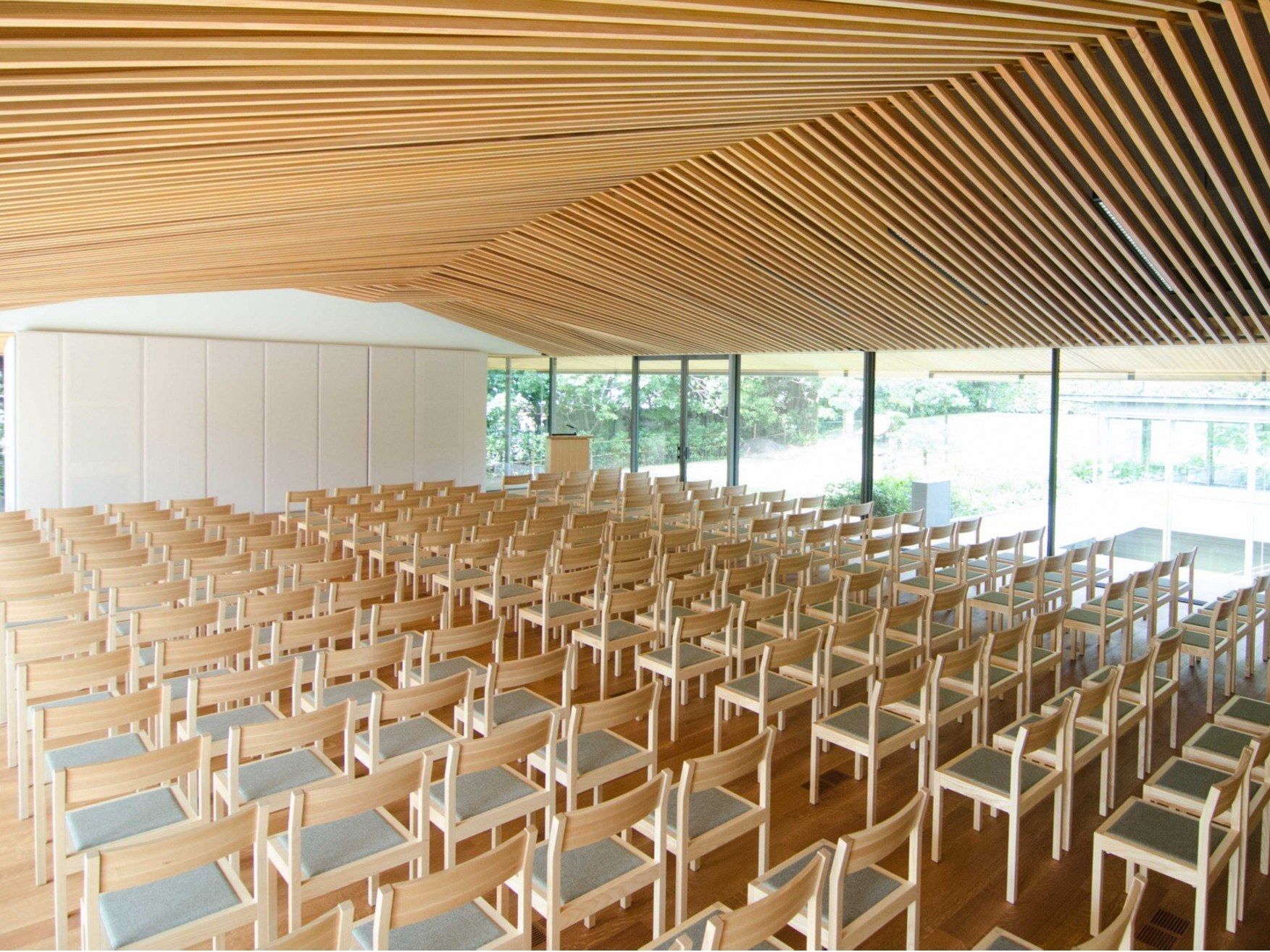 Деревянный мягкий штабелируемый стул Nikari семинар ARCH-00077208 - Вид №4