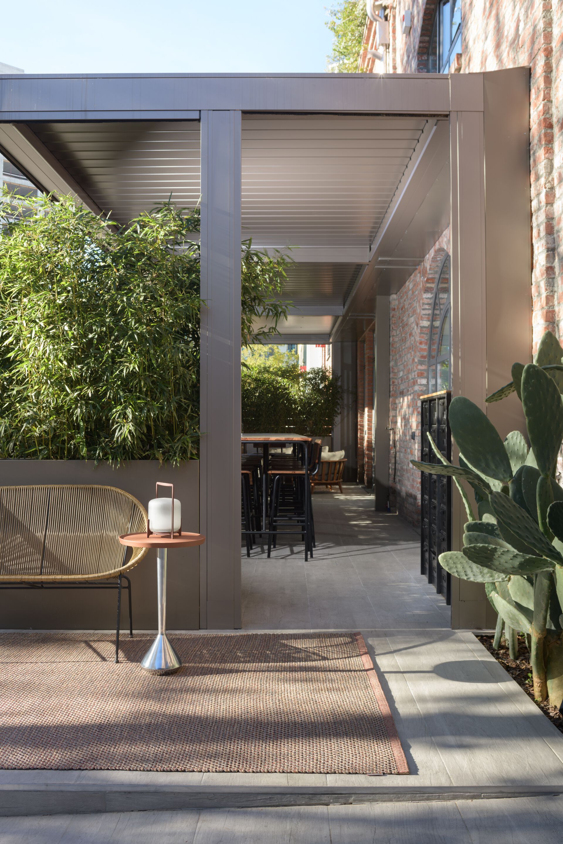 Круглый журнальный столик из переработанного алюминия Warli ISLAS ARCH-00017778 - Вид №8