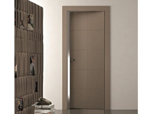 Лакированная распашная дверь