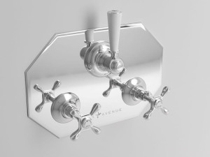 Встраиваемый смеситель для душа с 3 отверстиями и пластиной