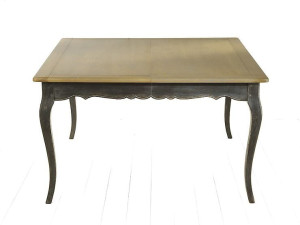 Деревянный выдвижной стол для гостиной