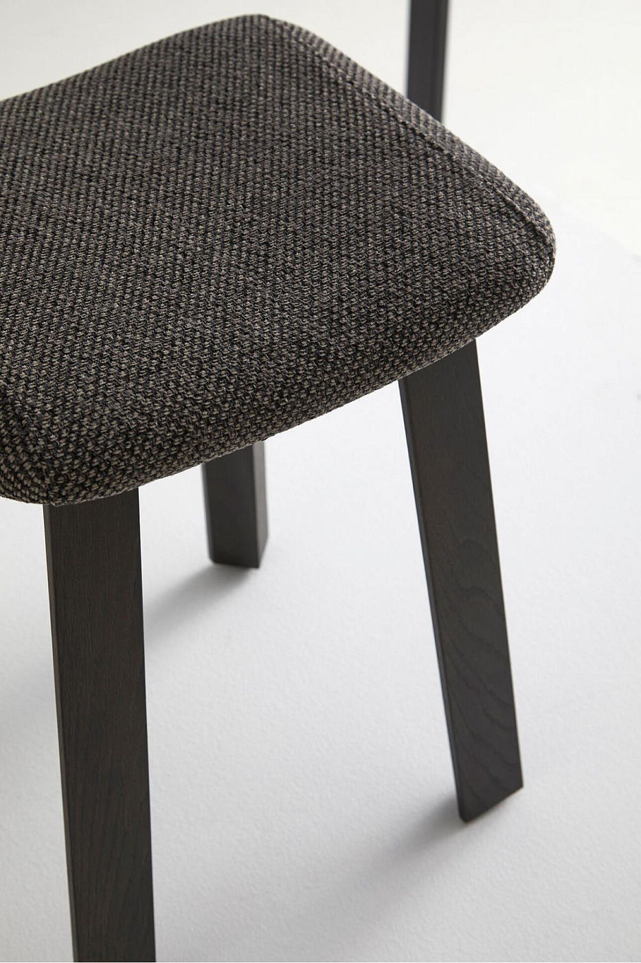 008232 Табуретка Punt Mobles Bevel Santreyd 