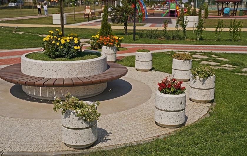 ENCHO ENCHEV - ETE Круглая скамья из бетона со встроенной сеялкой  92  - Вид №10