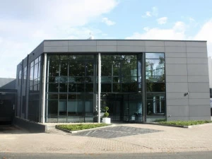 PILKINGTON ITALIA Магнитное стекло для защиты от солнечных лучей