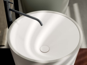 Отдельно стоящий круглый умывальник