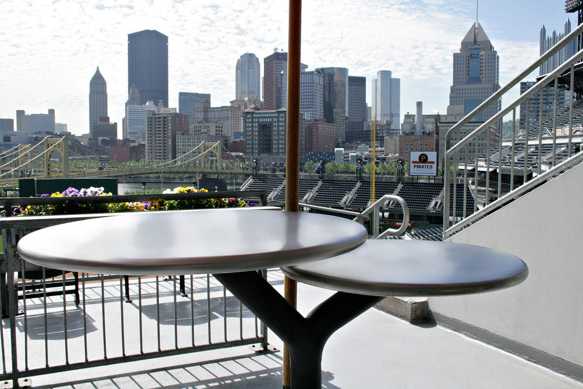 FSRT129 Стол для бистро  Forms-surfaces 