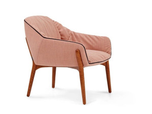 Кресло с подлокотниками