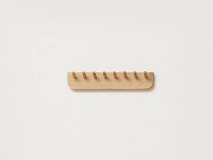 Дубовая настенная вешалка