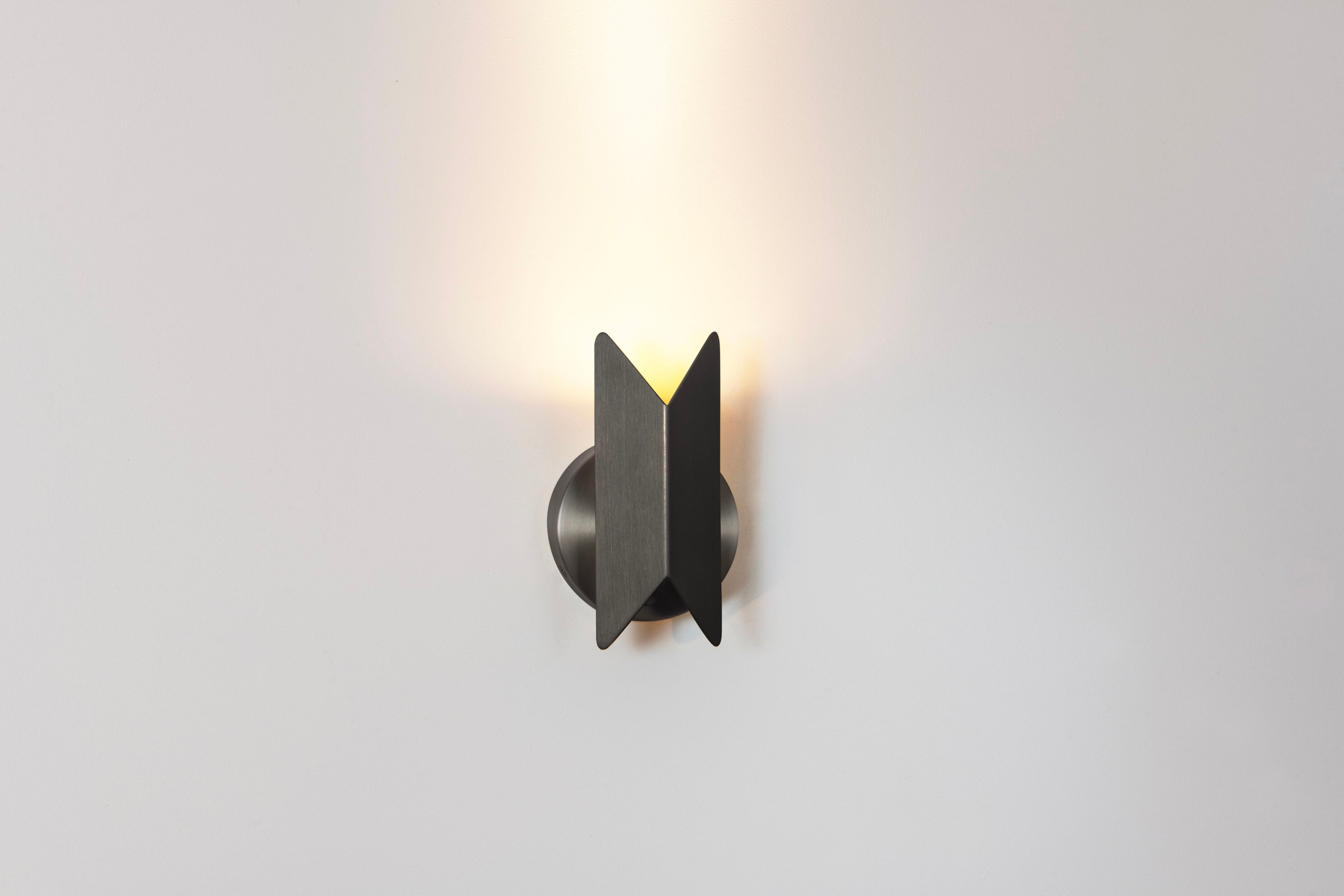 Латунный светодиодный настенный светильник CVL Luminaires Pirouette ARCH-00056924 - Вид №11